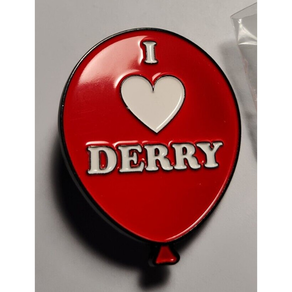 IT Movie Chapter 2 Horror Movie Scary Clowns I Heart Derry Red Balloon  Pin - Picture 1 of 4